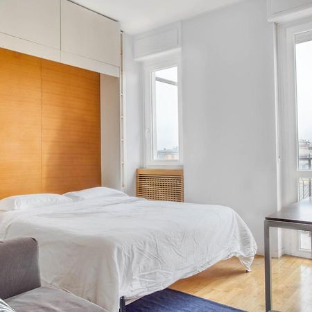 Joivy Vibrant Studio With Balcony Milano Esterno foto