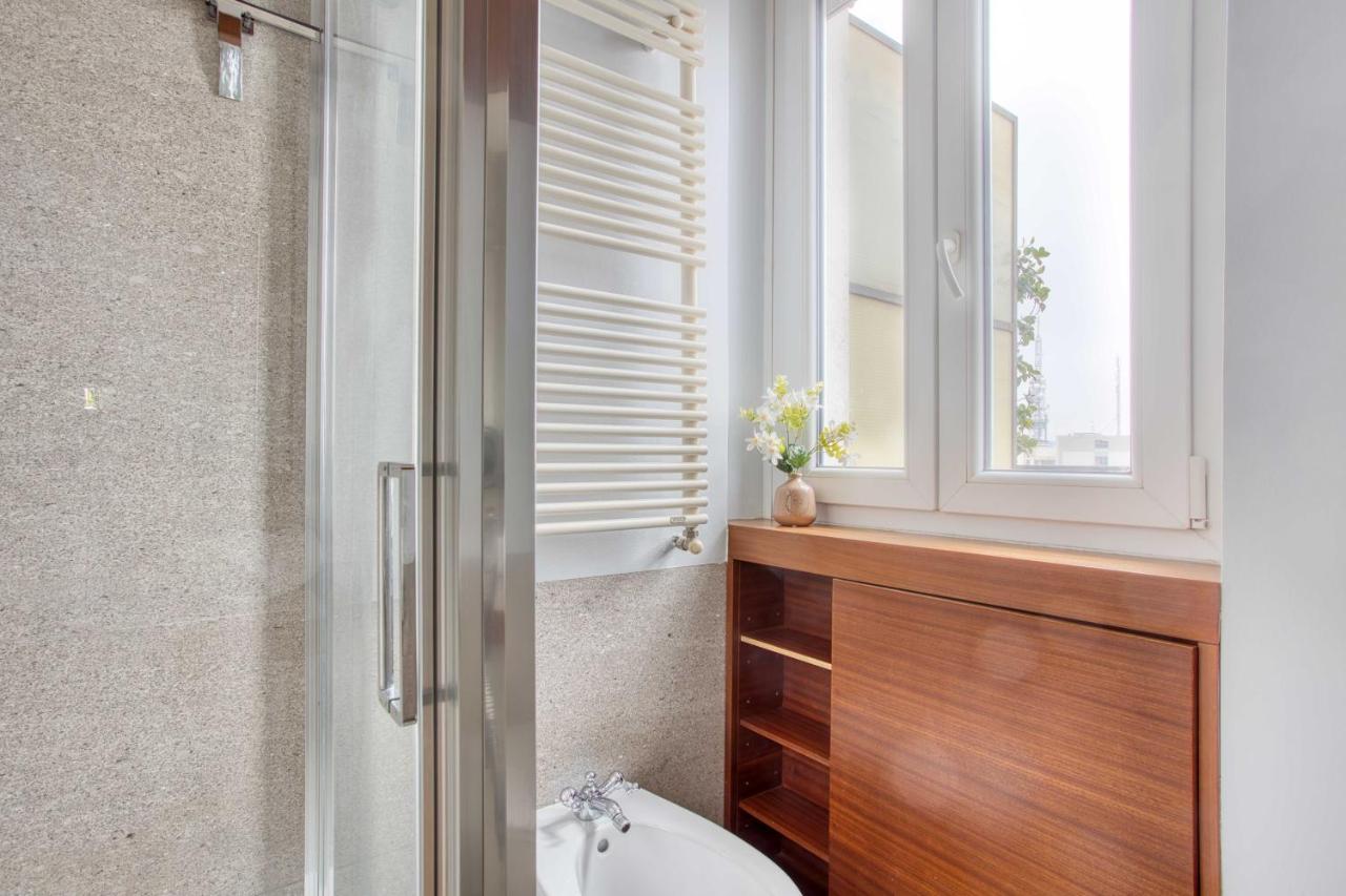 Joivy Vibrant Studio With Balcony Milano Esterno foto